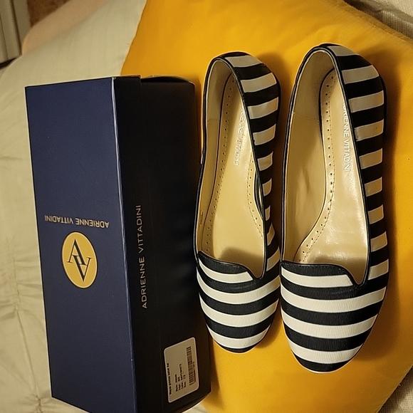NEW WITHOUT TAGS Adrienne Vittadini Navy/White Shoes - Picture 8 of 11
